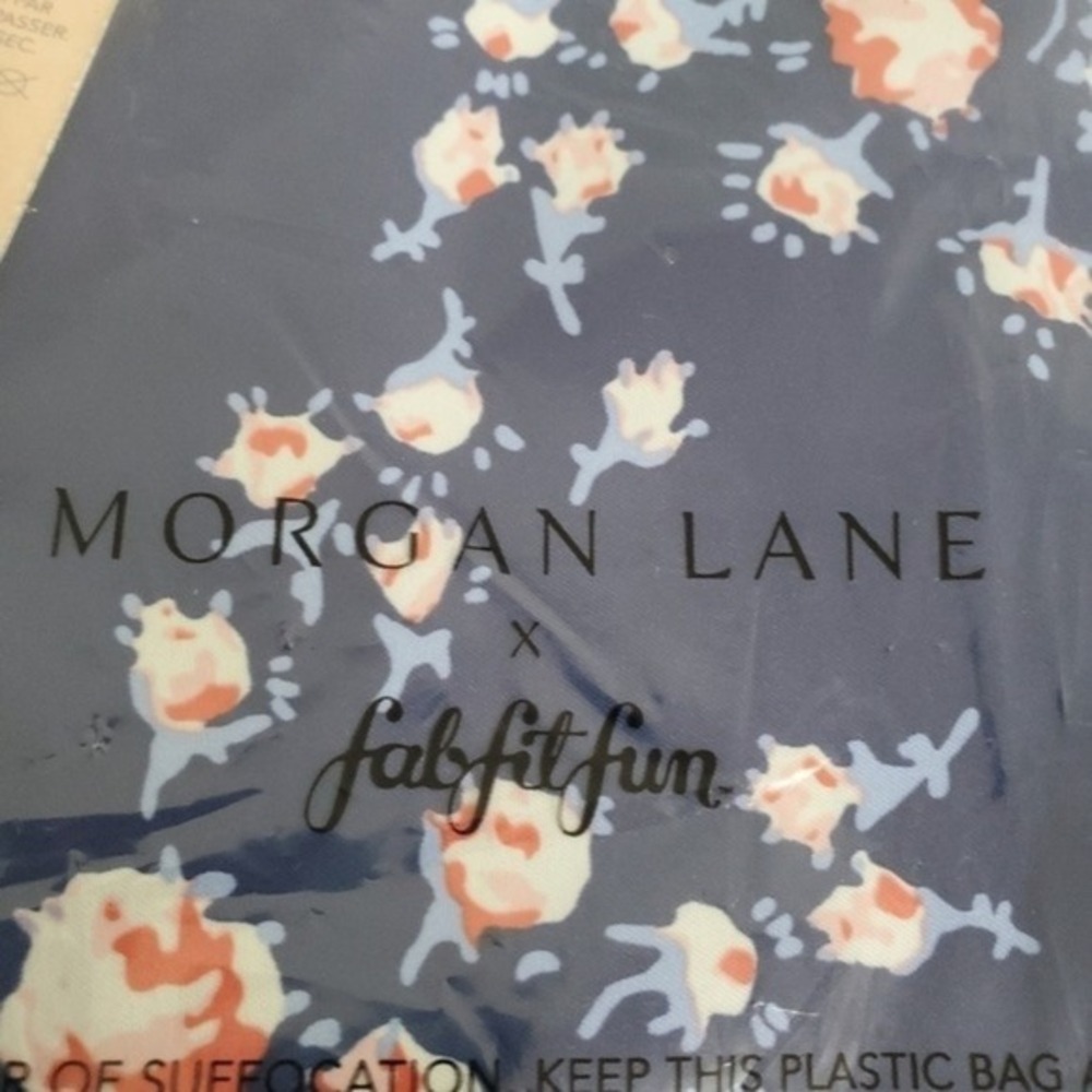 Morgan Lane Allie Robe Medium - Picture 5 of 7